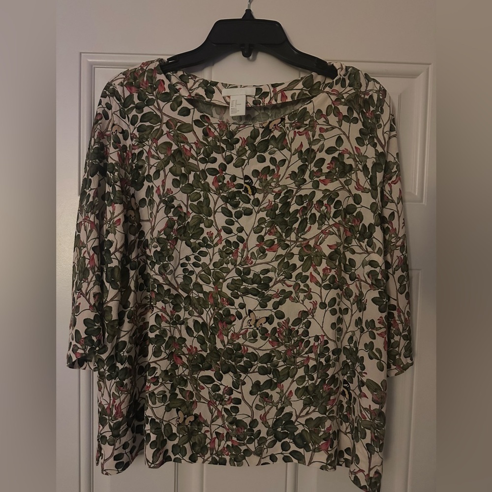 Women’s H&M butterfly 🦋 and flower 🌸 blouse (L) - Picture 5 of 8